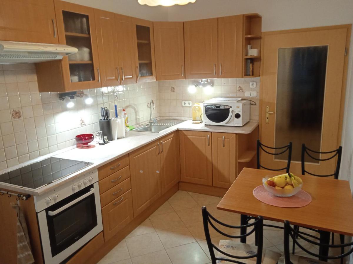 Family Apartment-Csaladias Hangulat Győr Extérieur photo