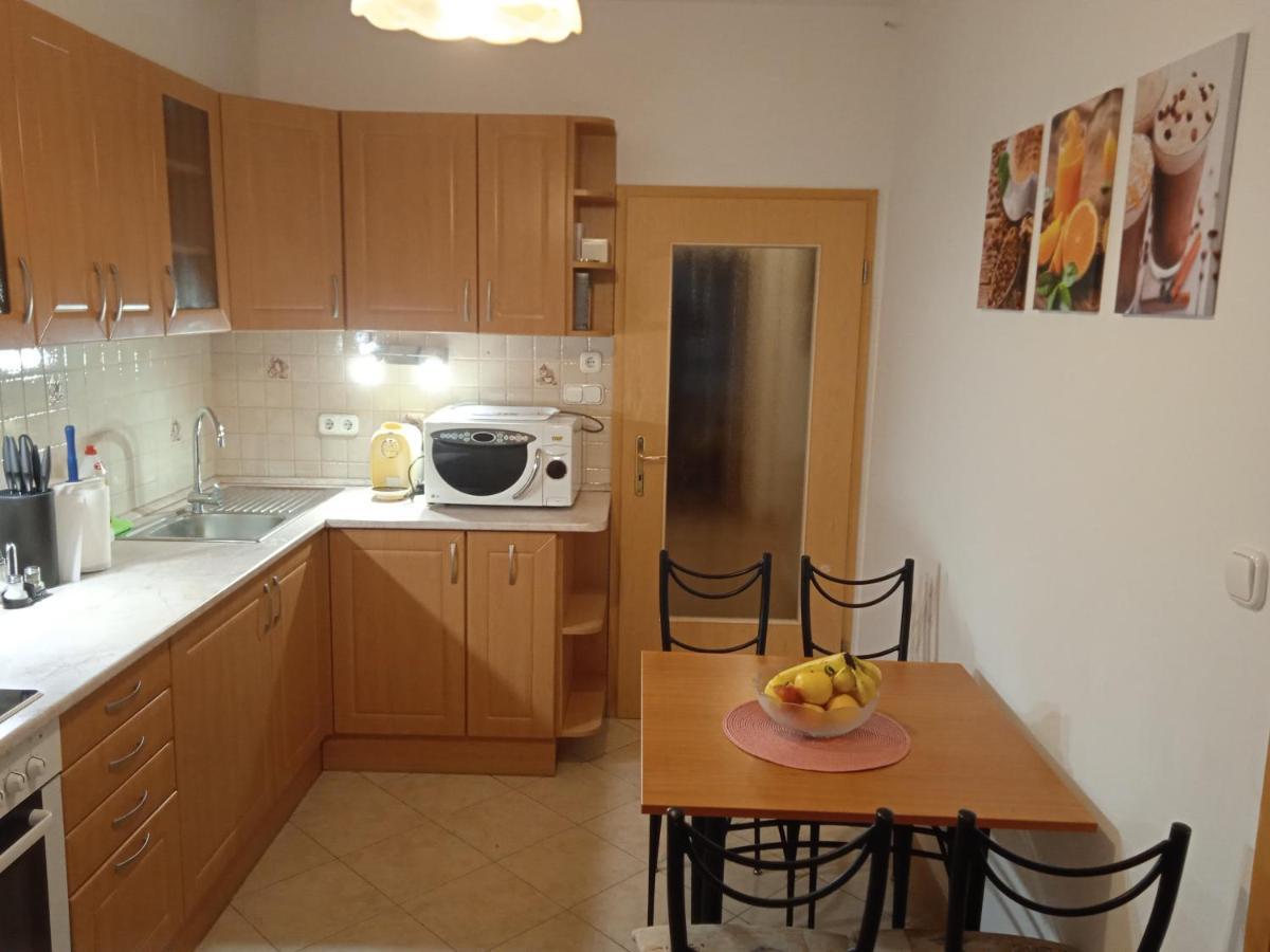 Family Apartment-Csaladias Hangulat Győr Extérieur photo