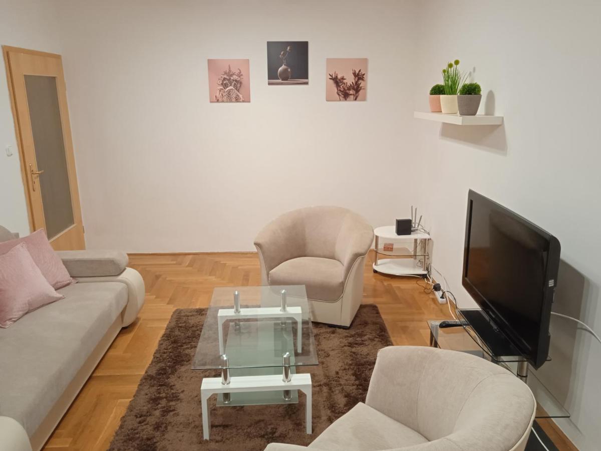 Family Apartment-Csaladias Hangulat Győr Extérieur photo
