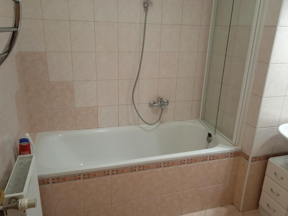 Family Apartment-Csaladias Hangulat Győr Extérieur photo