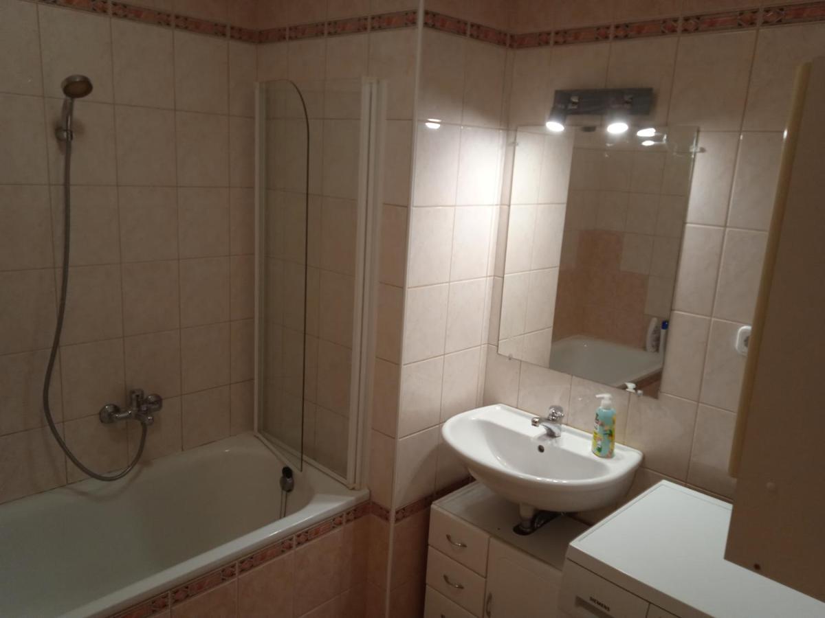 Family Apartment-Csaladias Hangulat Győr Extérieur photo